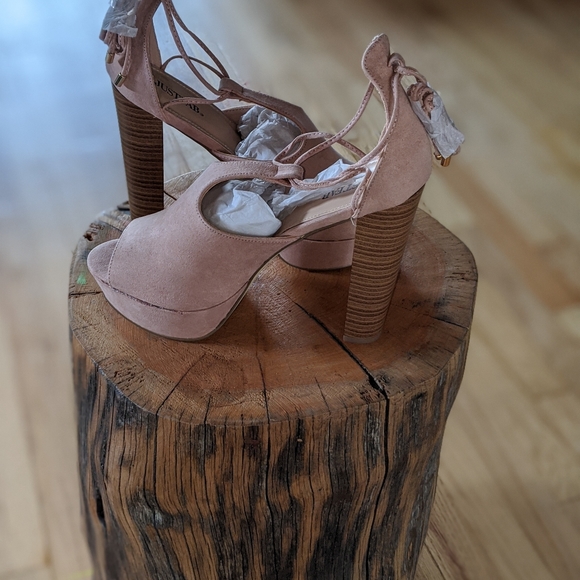 Never worn Just Fab Heels - Picture 2 of 4